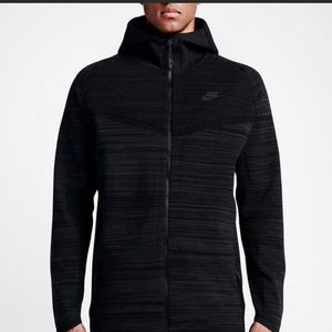 Nike Tech Knit Wind Runner XL Black